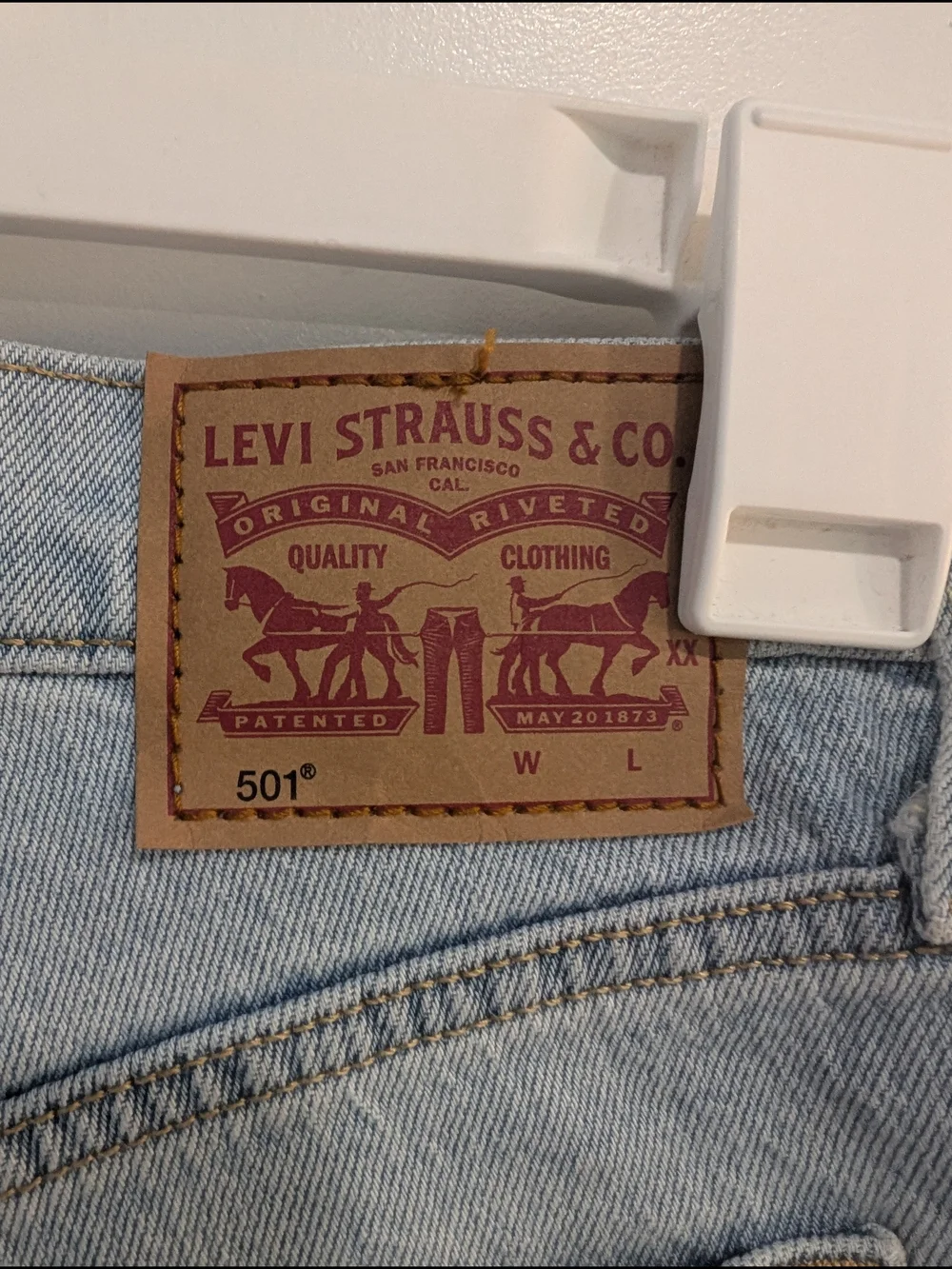 Levi's Mid Thigh High-Rise Shorts Light Wash Denim Size 23 6